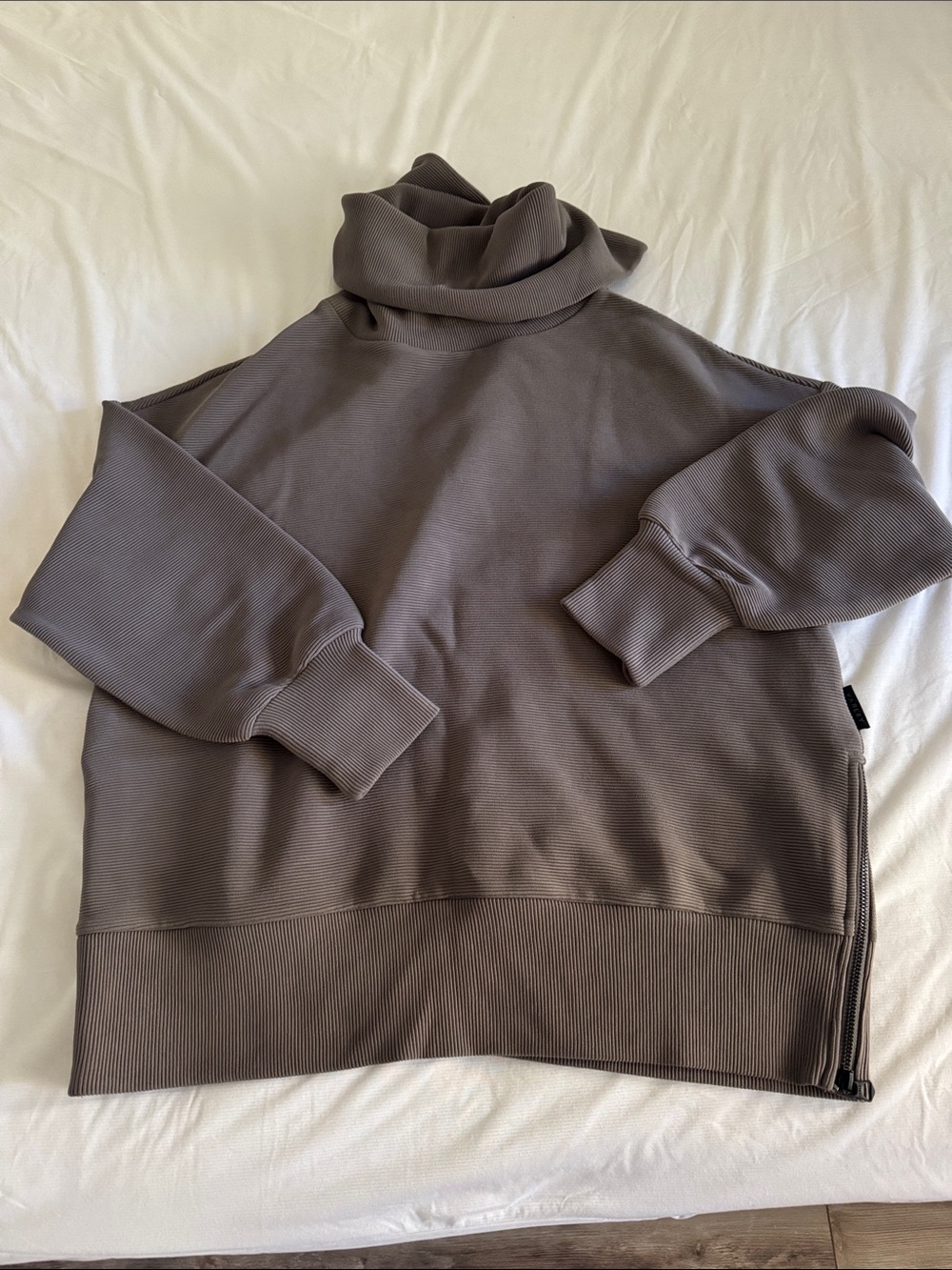 Varley Turtleneck Sweatshirt